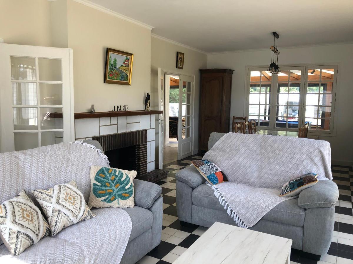 Holiday home Des 3 Pleureuses